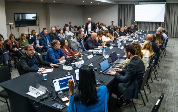 Banqueiros, mais uma vez, não apresentam proposta. Bancários cobram aumento real!