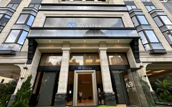 Banco Master: Enquanto bens da família Vorcaro estão na mira da PF, Sindicato luta pelos direitos dos demitidos